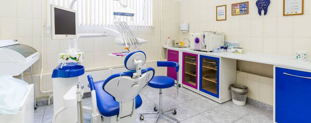 Лечение кариеса у стоматолога